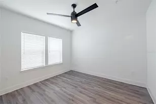 1420 Lakefront Dr, Sarasota, FL 34240 - Photo 21