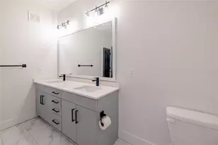 1420 Lakefront Dr, Sarasota, FL 34240 - Photo 19