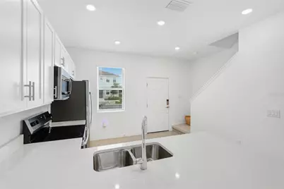 8724 Daybreak Street, Sarasota, FL 34241 - Photo 11