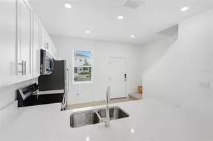 8724 Daybreak St, Sarasota, FL 34241 - Photo 11