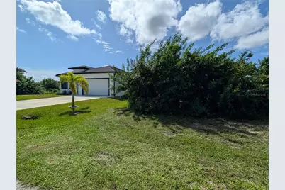 281 Baytree Drive, Rotonda West, FL 33947 - Photo 9