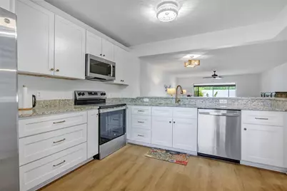 597 Lakeside Drive #205, Bradenton, FL 34210 - Photo 13