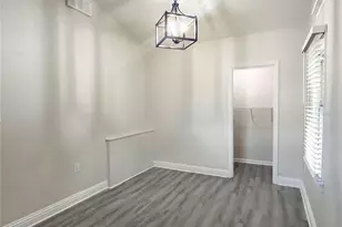 1818 Worrington St, Sarasota, FL 34231 - Photo 9