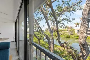 1519 Pelican Point Dr, Sarasota, FL 34231 - Photo 29