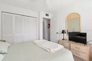 1519 Pelican Point Dr, Sarasota, FL 34231 - Photo 23
