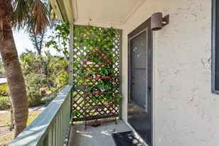 1519 Pelican Point Dr, Sarasota, FL 34231 - Photo 3