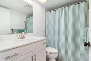 1519 Pelican Point Dr, Sarasota, FL 34231 - Photo 21