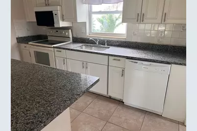 3633 Roxane Boulevard, Sarasota, FL 34235 - Photo 3