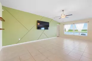 1423 Golden Glow Dr, Ruskin, FL 33570 - Photo 17
