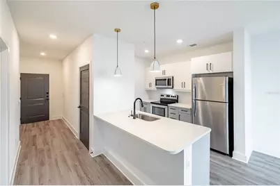 1420 Lakefront Drive #2204, Sarasota, FL 34240 - Photo 3