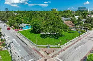 1018 12th St W, Bradenton, FL 34205 - Photo 1