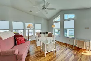 23 Siesta Cir W, Osprey, FL 34229 - Photo 11
