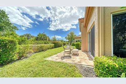 4060 Jardin Lane, Sarasota, FL 34238 - Photo 13