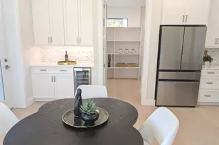 2110 Michele Dr, Sarasota, FL 34231 - Photo 9