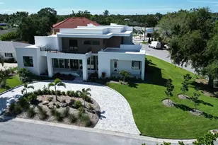 2110 Michele Dr, Sarasota, FL 34231 - Photo 1
