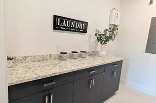 2110 Michele Dr, Sarasota, FL 34231 - Photo 31
