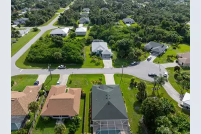 107 Byron Court, Rotonda West, FL 33947 - Photo 9