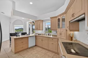 102 Brenda Ln, Nokomis, FL 34275 - Photo 11