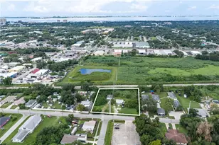 2305 Mango Ave, Sarasota, FL 34234 - Photo 9