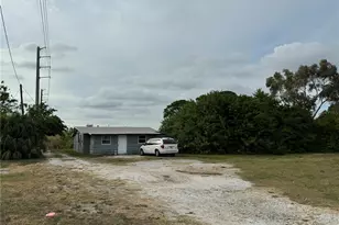 2305 Mango Ave, Sarasota, FL 34234 - Photo 11