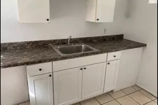 2305 Mango Ave, Sarasota, FL 34234 - Photo 17