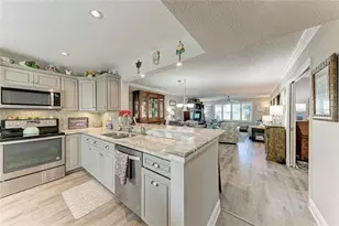 812 Spring Lakes Blvd, Bradenton, FL 34210 - Photo 3