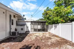 2921 Wood St, Sarasota, FL 34237 - Photo 33