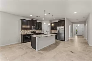 2924 Oriole Dr, Sarasota, FL 34243 - Photo 11