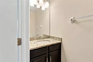 2924 Oriole Dr, Sarasota, FL 34243 - Photo 27