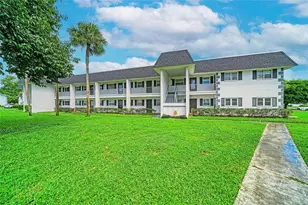 303 47th Ave Dr W, Bradenton, FL 34207 - Photo 1