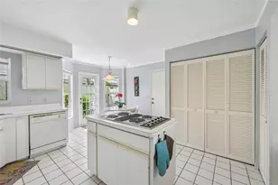 805 Harrington Lake Dr N, Venice, FL 34293 - Photo 21