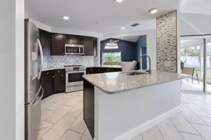 4115 Murfield Dr E, Bradenton, FL 34203 - Photo 11