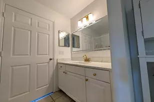5691 Bidwell Pkwy, Sarasota, FL 34233 - Photo 17