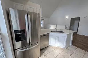 5691 Bidwell Pkwy, Sarasota, FL 34233 - Photo 3