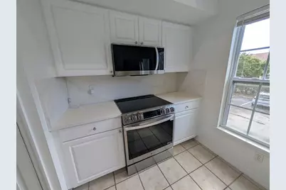 5691 Bidwell Parkway #201, Sarasota, FL 34233 - Photo 11