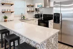 2343 Eugene St, Sarasota, FL 34231 - Photo 9