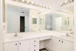 1920 Harbourside Dr, Longboat Key, FL 34228 - Photo 37