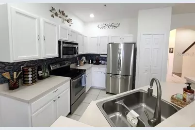 3936 Yellowstone Circle, Sarasota, FL 34233 - Photo 9