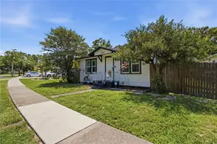 5552 Crissman Dr N, Saint Petersburg, FL 33714 - Photo 3