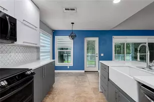 4008 Kingsfield Dr, Parrish, FL 34219 - Photo 11