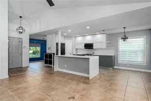 4008 Kingsfield Dr, Parrish, FL 34219 - Photo 5