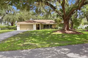 7963 N Leewynn Dr, Sarasota, FL 34240 - Photo 1