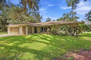 7963 N Leewynn Dr, Sarasota, FL 34240 - Photo 3