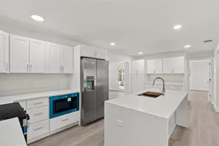 2352 Lorena Ln, Clearwater, FL 33765 - Photo 11