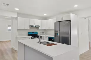 2352 Lorena Ln, Clearwater, FL 33765 - Photo 9