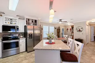 238 Southwinds Dr, Sarasota, FL 34231 - Photo 23
