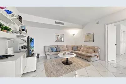 2525 Gulf Of Mexico Drive #7B, Longboat Key, FL 34228 - Photo 13