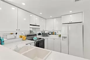 2525 Gulf of Mexico Dr, Longboat Key, FL 34228 - Photo 21