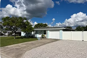 215 60th St NW, Bradenton, FL 34209 - Photo 1