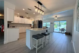215 60th St NW, Bradenton, FL 34209 - Photo 5